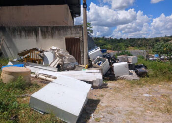Depósito de lixo urbano preocupa moradores no Vista Alegre