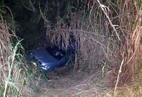 Carro cai em ribanceira e três pessoas morrem na BR-262