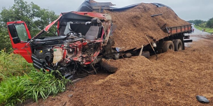 Polícia Rodoviária divulga informações sobre acidente com duas vítimas fatais na BR-354 em Formiga