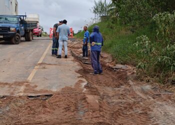 Após denúncia do Informe Notícias, SAAE inicia reparo de vazamento no Jardim Morumbi