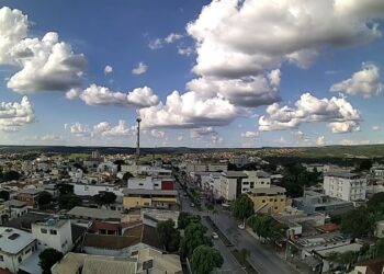 Prefeitura de Arcos reforça ações para identificar origem de mau cheiro relatado por moradores