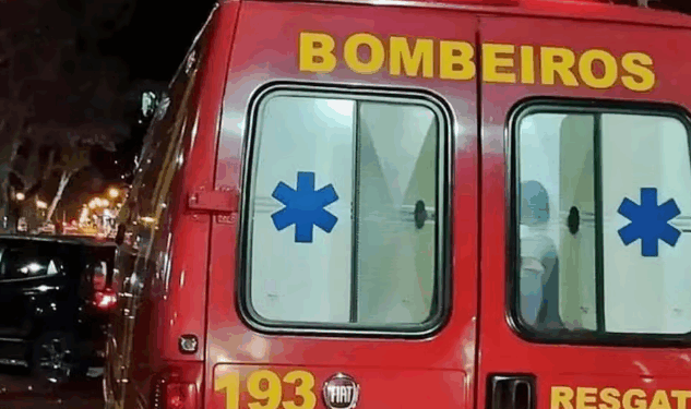 Mecânico morre após caminhonete despencar durante manutenção em oficina, em Varginha