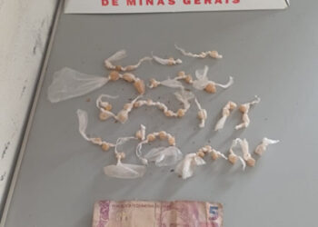 Formiga: dois jovens são presos suspeitos de tráfico de drogas no Novo Horizonte