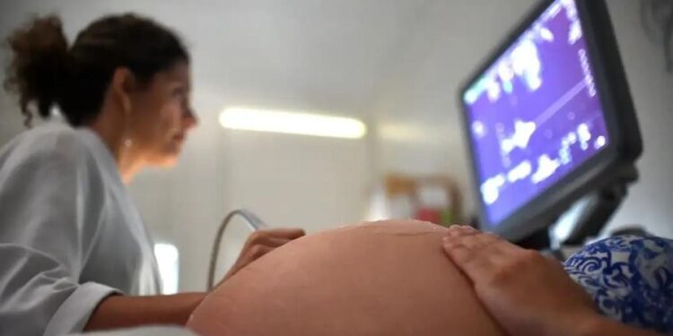 Apesar de evitáveis, mortes maternas por hipertensão persistem no país