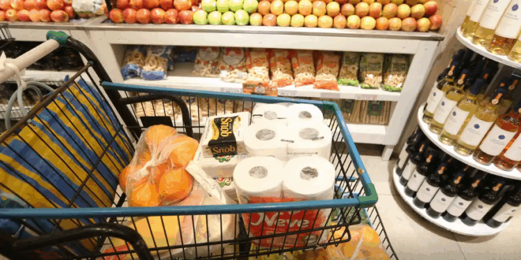 Prévia da inflação de abril fica em 0,43%, puxada pelos alimentos