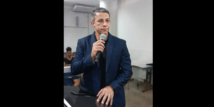 Secretário de Saúde detalha projetos e desafios da Saúde em reunião na Câmara