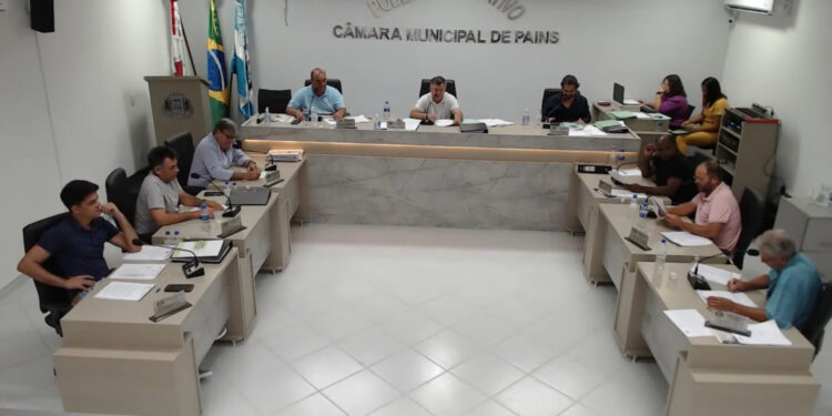 Mesmo com pareceres técnicos contrários, Câmara de Pains aprova contas de ex-prefeito