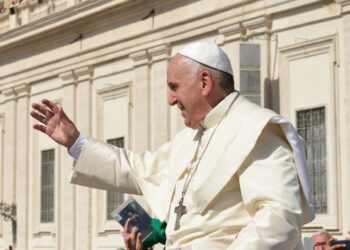 Morre papa Francisco aos 88 anos, diz Vaticano