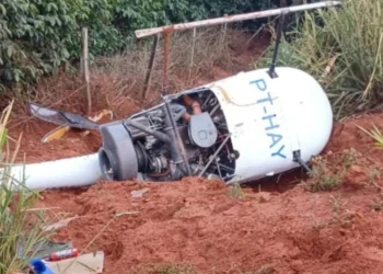 Helicóptero com duas pessoas cai no Sul de Minas