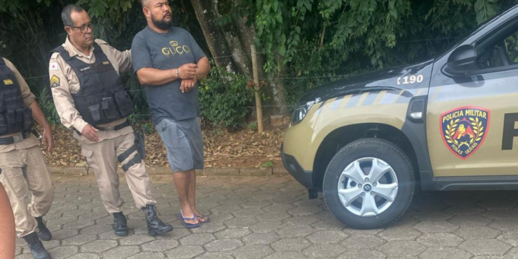 Homem é preso após agredir companheira com golpes de tijolo na cabeça em Silvianópolis