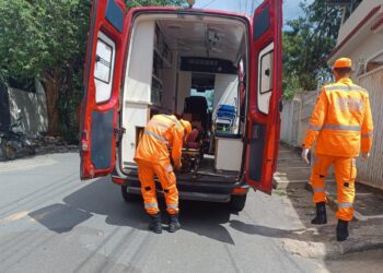 Mulher sofre mal súbito em via pública e é socorrida pelos bombeiros em Formiga