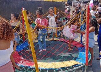 Páscoa Feliz leva alegria para crianças do bairro Rosa Mística em Formiga