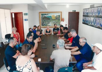 Prefeitura, Câmara e servidores entram em acordo após manifestação