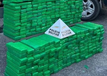 PM Rodoviária apreende 406 barras de maconha e veículo clonado na MG-050