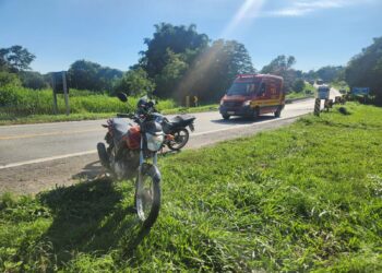 Duas pessoas ficam feridas em queda de motocicleta na MG-050, em Formiga