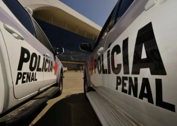 Governo de Minas divulga concurso da Polícia Penal em meio a protestos da segurança pública por reajuste