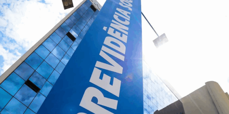 Descontos a pensionistas e aposentados do INSS saltaram 119%, diz CGU