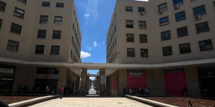 Praça no antigo prédio da Sulacap, no centro de BH, vai ganhar estátua de bronze de Fuad Noman