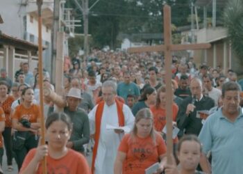 Caminhada da Penitência reuniu cerca de 300 pessoas em Córrego Fundo