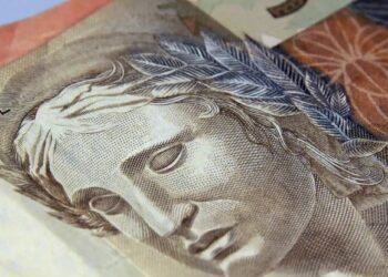 Como as tarifas de Trump devem afetar a economia dos brasileiros?