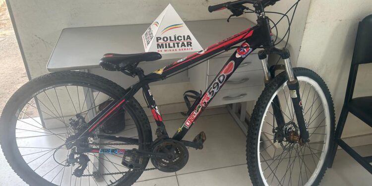 Polícia Militar recupera bicicleta furtada em Formiga