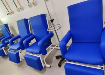 Prefeitura de Formiga conclui reforma das poltronas da UPA