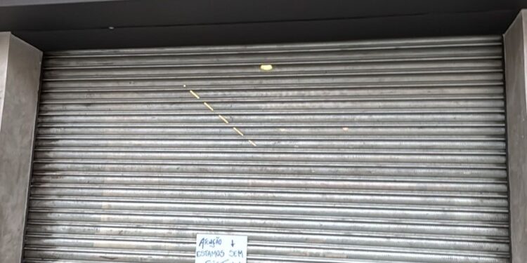 Pane nas redes de telefonia e internet afeta serviços em Formiga