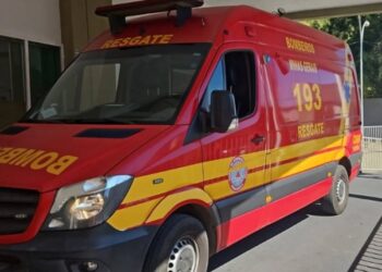 Colisão entre motocicletas deixa dois feridos no bairro Jardim das Acácias, em Formiga