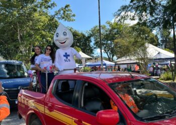 Bombeiros participam de evento da Campanha Nacional de Vacinação em Formiga