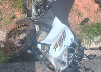 Motociclista morre em colisão frontal com carro na MG-050, em Pedra do Indaiá