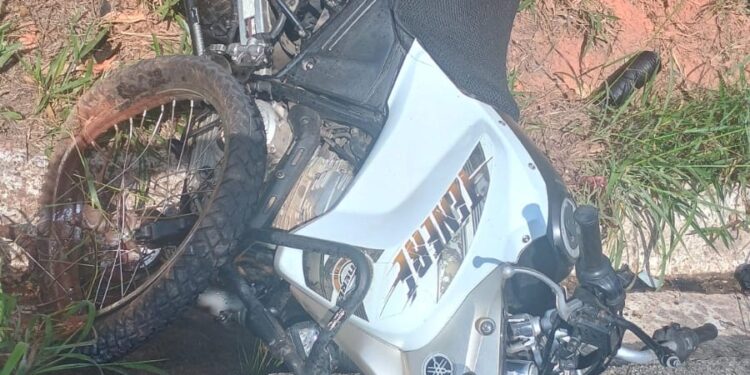 Motociclista morre em colisão frontal com carro na MG-050, em Pedra do Indaiá