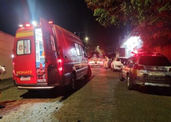 Colisão entre dois veículos deixa duas pessoas feridas em Campo Belo