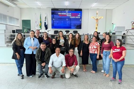 Servidores de Córrego Fundo participam de capacitação sobre licitações