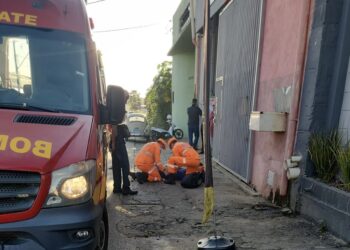 Motociclista fica ferido após colisão com carro na Avenida Brasil, em Formiga