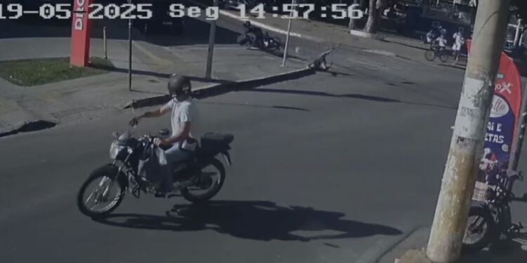 Acidente entre moto e bicicleta é registrado no Centro de Formiga