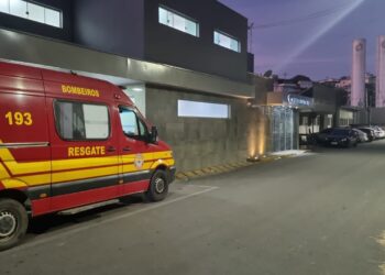 Bombeiros atendem vítima em parada cardiorrespiratória no bairro Eldorado, em Formiga
