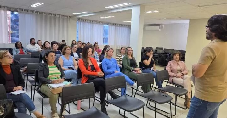 Saúde e Educação se unem em Formiga para fortalecer o atendimento a crianças com TEA e outras necessidades especiais