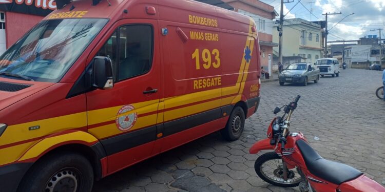 Jovem fica ferido após cair de motocicleta no bairro Vila Castro, em Formiga