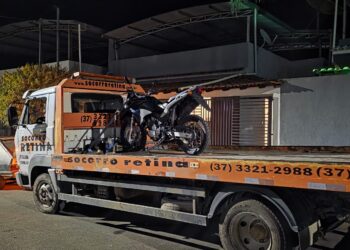 Motocicleta furtada em Ribeirão das Neves é localizada pela PM em Formiga