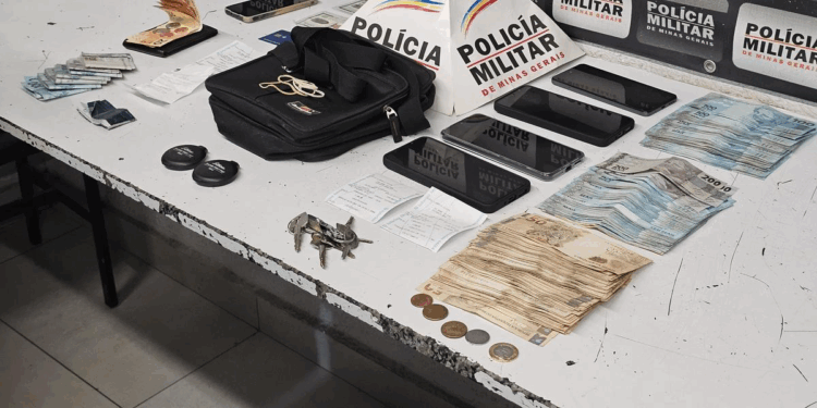 Divinópolis: Estelionatário tinha cartão de crédito em nome de morto e material para identidades falsas