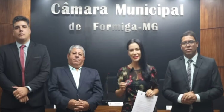 Vereadores propõe gratuidade do transporte público para servidores municipais em Formiga