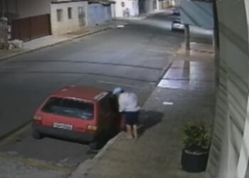 Veículo é furtado em Piumhi e ação é registrada por câmera de segurança