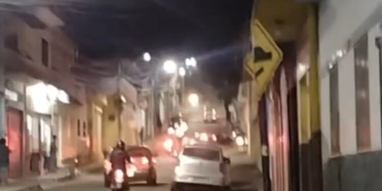 Perseguição policial acaba em prisão em Formiga, na noite desta terça-feira; veja as imagens