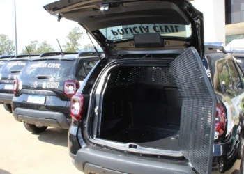 Polícia dos EUA denuncia jovem por suspeita de armazenar pornografia infantil em Arcos