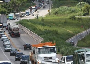 Vai pegar estrada no Dia das Mães? Confira rodovias mineiras com pontos de interdição