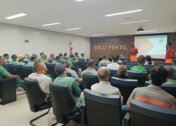 Palestra do Corpo de Bombeiros em Pains reforça prevenção e segurança no trabalho
