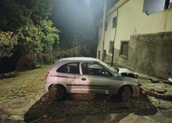 Bombeiros controlam risco de explosão após acidente em Campo Belo