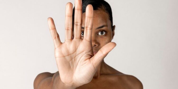 Mulher que gravou assédio sexual praticado por chefe será indenizada, em Uberlândia