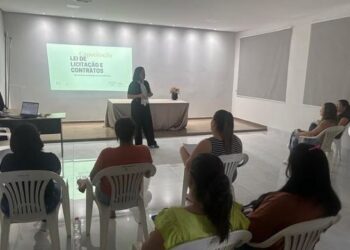 Prefeitura de Córrego Fundo capacita servidores em nova Lei de Licitações