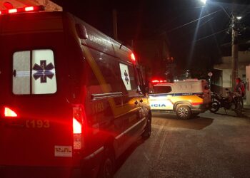 Colisão entre motocicletas deixa dois feridos em Arcos